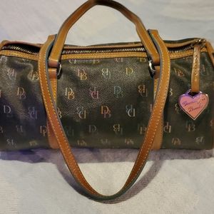 Dooney&bourke hand bag